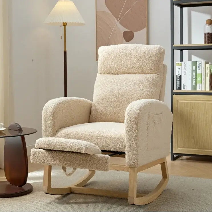 Fauteuil à bascule rembourré à dossier haut avec base en bois massif et pochette latérale