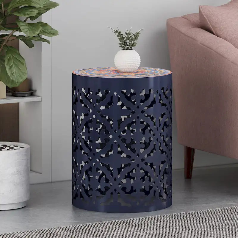 Table d'appoint en métal ajouré et plateau en mosaïque