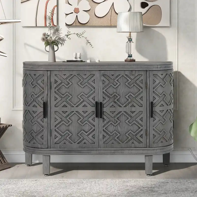 Buffet de style vintage avec portes à motifs antiques gaufrés et poignées en fer
