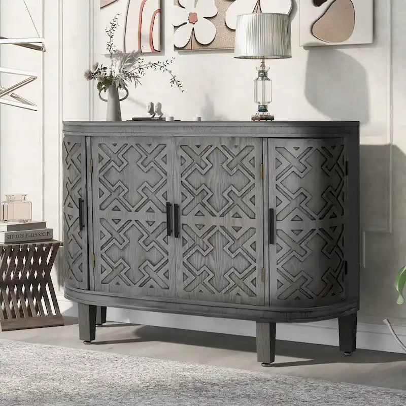 Buffet de style vintage avec portes à motifs antiques gaufrés et poignées en fer