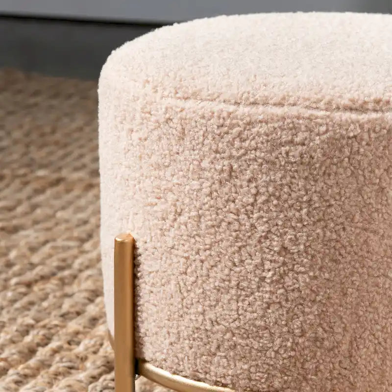 Tabouret d'appoint rond en tissu Sherpa avec pieds en métal doré – Crème