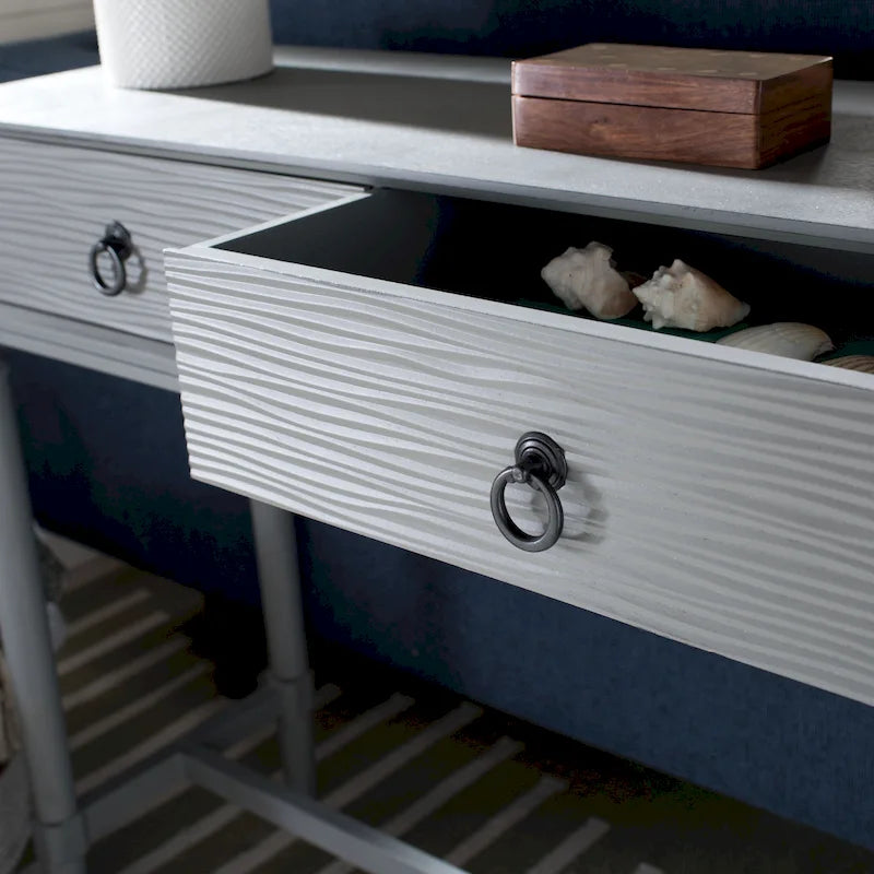 Console de style campagnard français avec 2 tiroirs et détails sculptés